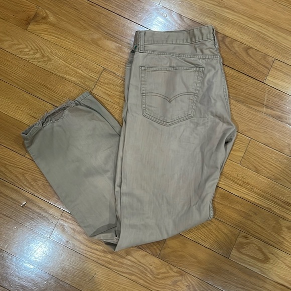 Levi’s Distressed beige loose fit jeans - Picture 1 of 3